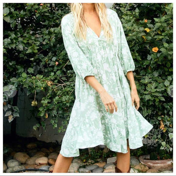 Fabulous asymmetrical hem floral dress - Picture 3 of 5